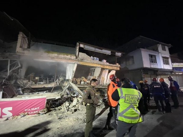 Son dakika haberi: Hatay’da 3 dakika arayla iki şiddetli deprem 6.4 ve 5.8... Birçok ilden de hissedildi Can kaybı 6ya yükseldi