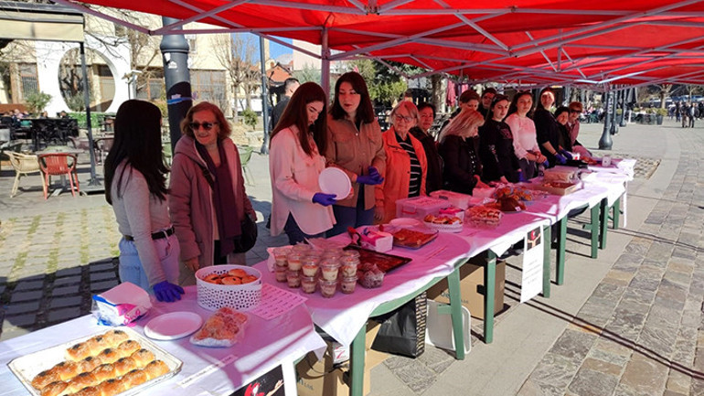 Depremzedeler için Kosova’da kermes