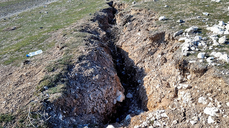 Son dakika... Niğdede 5.3 büyüklüğünde deprem Ankara, Konya ve Mersinden de hissedildi