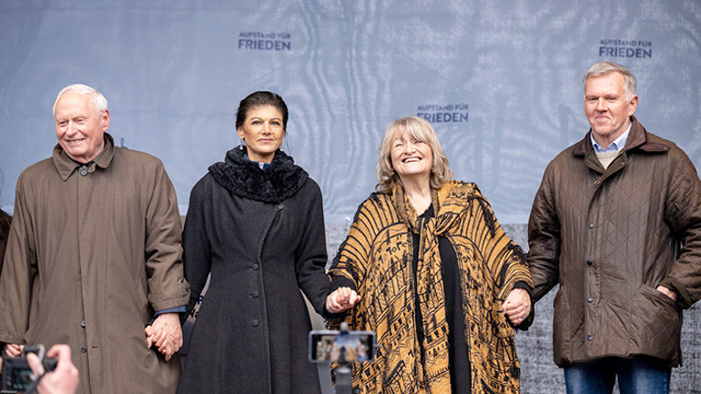 Berlin barış için ayaklandı