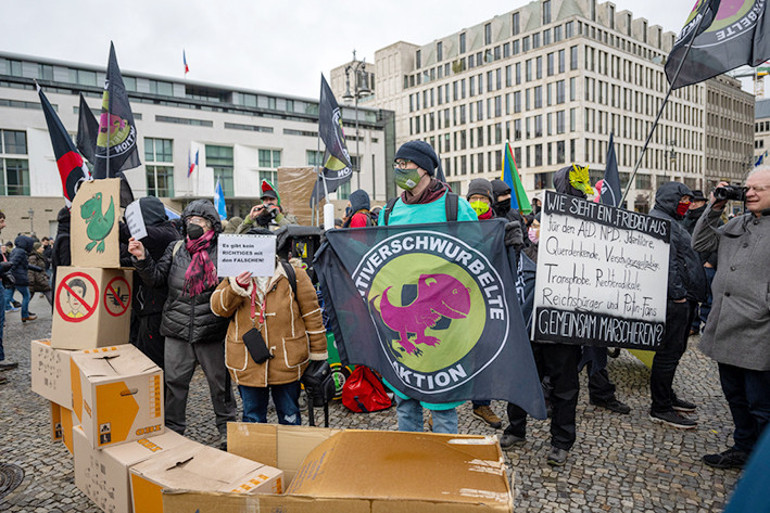 Berlin barış için ayaklandı