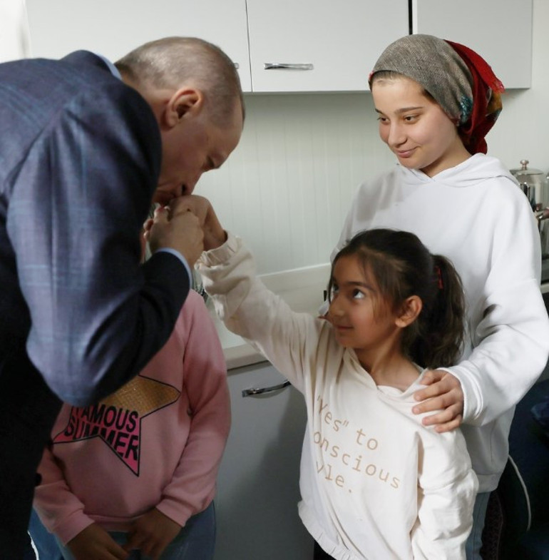 Son dakika: Cumhurbaşkanı Erdoğan: Ata yurdunuzu asla terk etmeyin