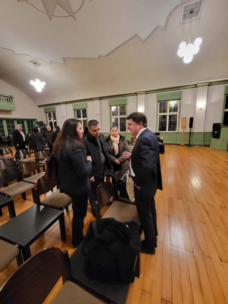Hanau’da anıt, ailelerin istediği yerde olmalı