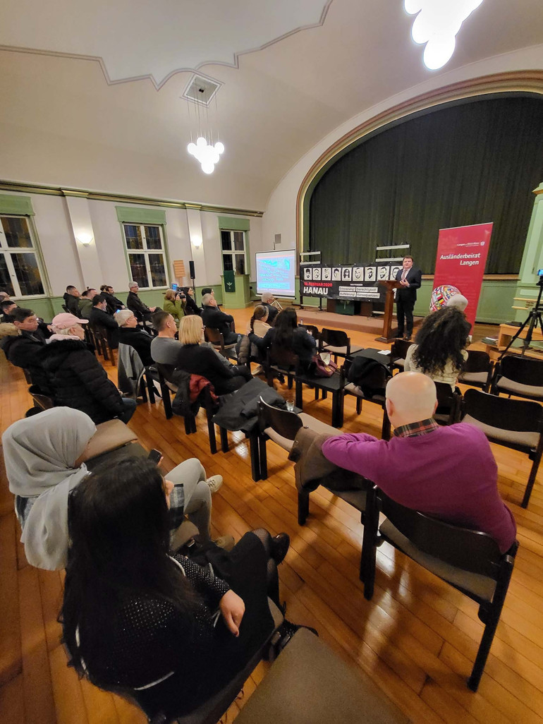 Hanau’da anıt, ailelerin istediği yerde olmalı