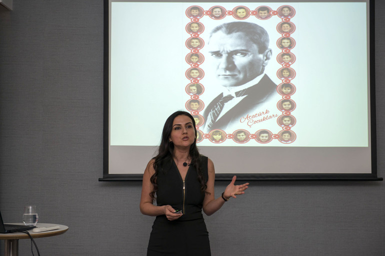 Amerika, eğitim elçisi Dilek öğretmeni bekliyor
