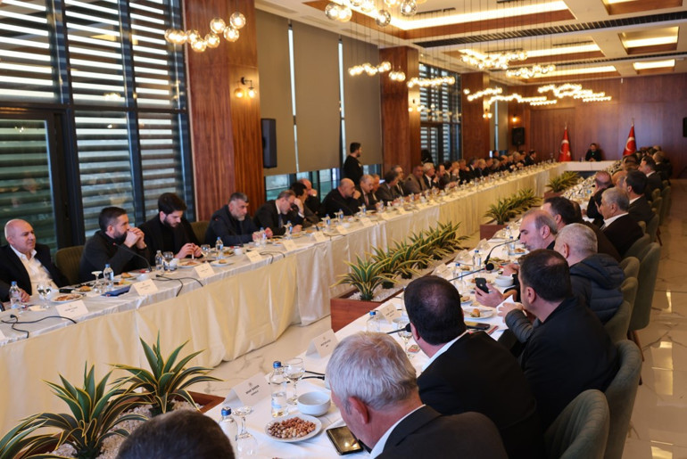 Son dakika: Bakan Kurum: Bu ülke için eli taşın altına koyma zamanı