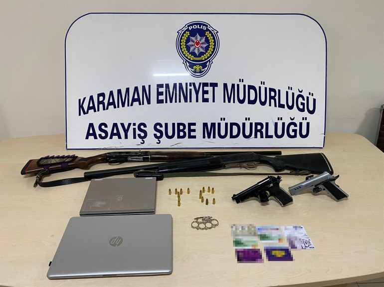 Enkazdan çaldığı polis tabancasını satmaya çalışırken yakalandı