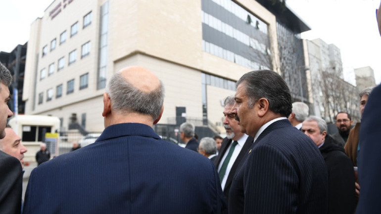 Bakan Koca Cerrahpaşa ve Çapa Tıp Fakültesi hastanelerinde incelemelerde bulundu