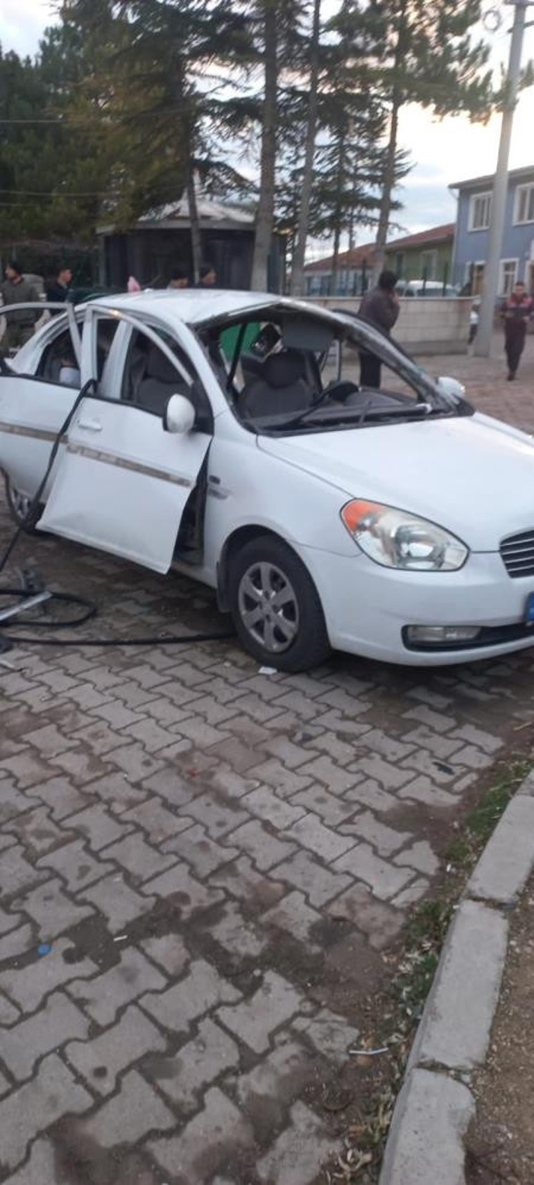 Aracın bagajında taşıyordu... Fark etmeden çakmağı yakınca dehşeti yaşadı