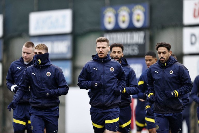 UEFA ülke puanı sıralaması için kritik gece Fenerbahçe, Başakşehir ve Sivasspor... Şampiyonlar Ligine direkt katılım için yeterli olacak sonuçlar...