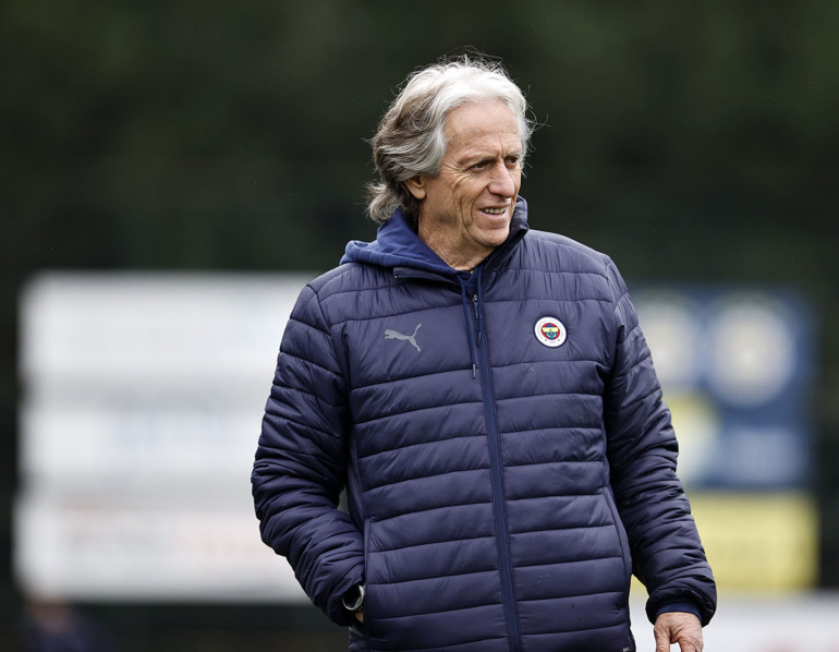 UEFA ülke puanı sıralaması için kritik gece Fenerbahçe, Başakşehir ve Sivasspor... Şampiyonlar Ligine direkt katılım için yeterli olacak sonuçlar...