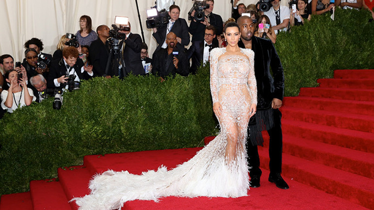 Kim Kardashian ünlü davete Marilyn Monroe kılığında gitmişti: Bu sene aile Met Gala’ya çağırılmayacak