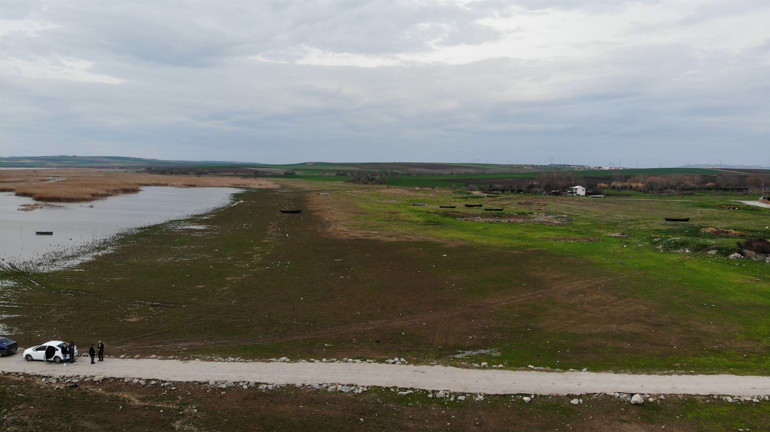 Balıkesir Manyas Kuşgölünü kuraklık vurdu