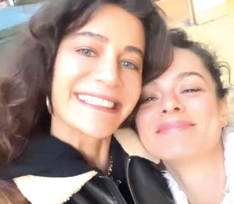 Engin Günaydın ile sevgilisi Buğu Selen Somer Beyoğlu’nda kol kola
