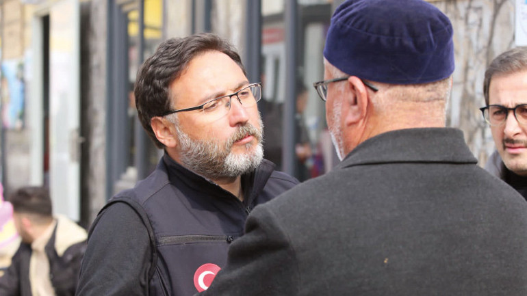 15 Mayıs sabahı için tehdit üstüne tehdit