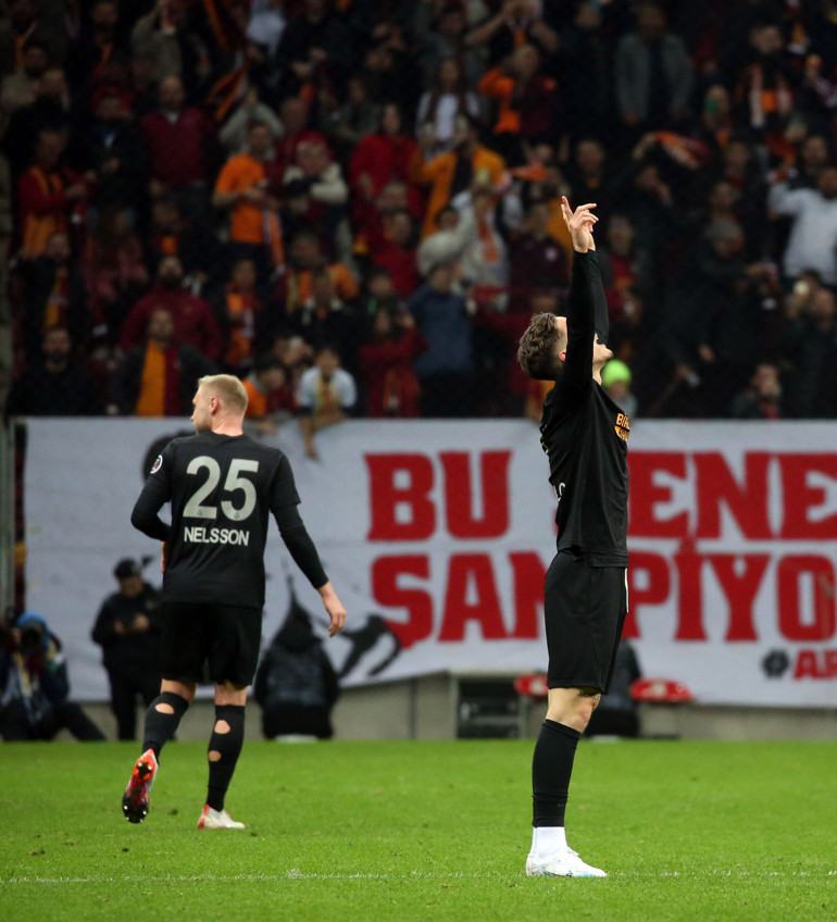 Galatasarayda ilk maçında golle tanışan Nicolo Zaniolo İtalya ve dünya basınında Rüya gibi başlangıç Manciniye mesaj...