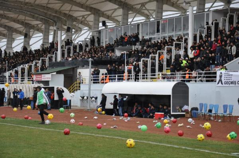 16 yaşındaki Muhammet Erenden acı haber: Tribünde kalp krizi geçirdi