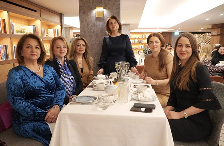 Britanya Türk Kadınları Derneği’nden 6 bin Sterlin yardım