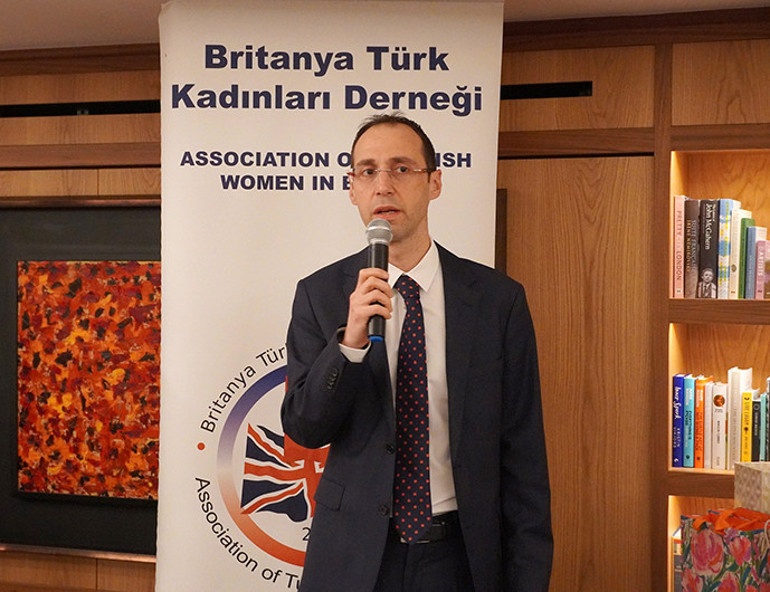 Britanya Türk Kadınları Derneği’nden 6 bin Sterlin yardım