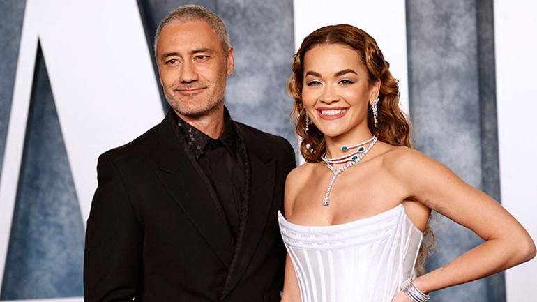 Gizli gizli evlenmişlerdi: Sanki balayları hiç bitmemiş gibi bütün gece dudak dudağa gezdiler