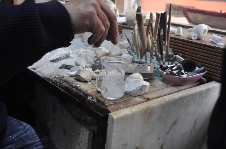 Çayına şeker değil lületaşı atıyor 30 yıldır sağlığımı buna borçluyum