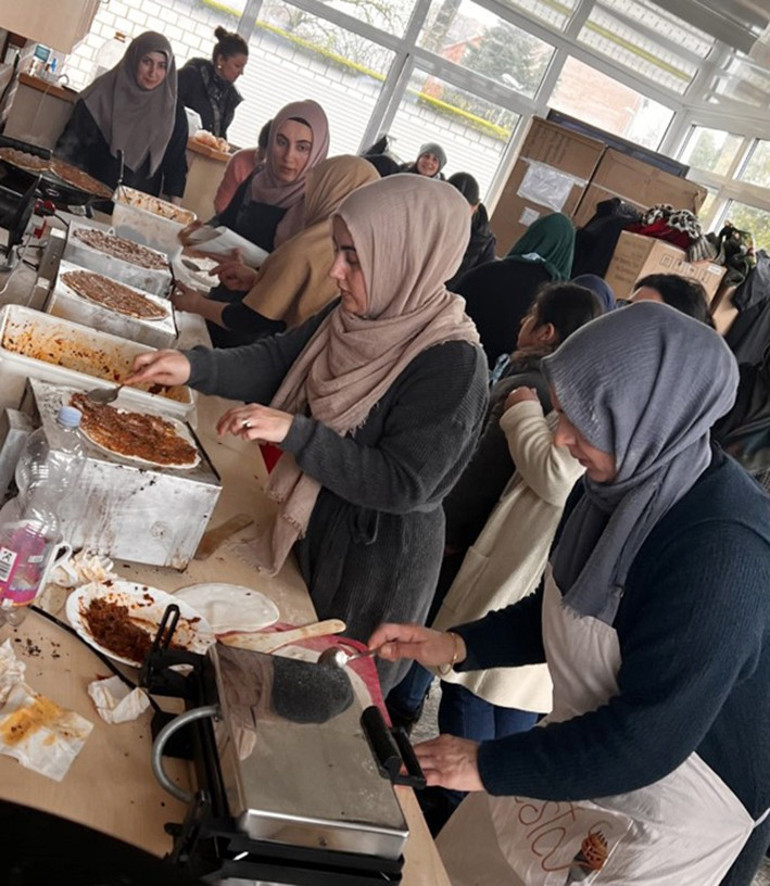 Yüreği depremzedelerle atan kadınlar