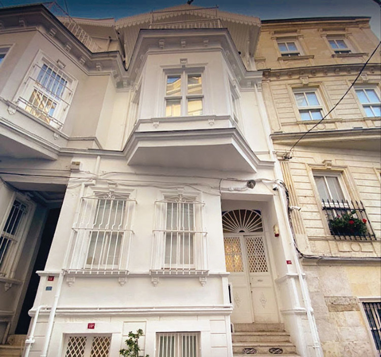 Yaza kadar aynı evdeler