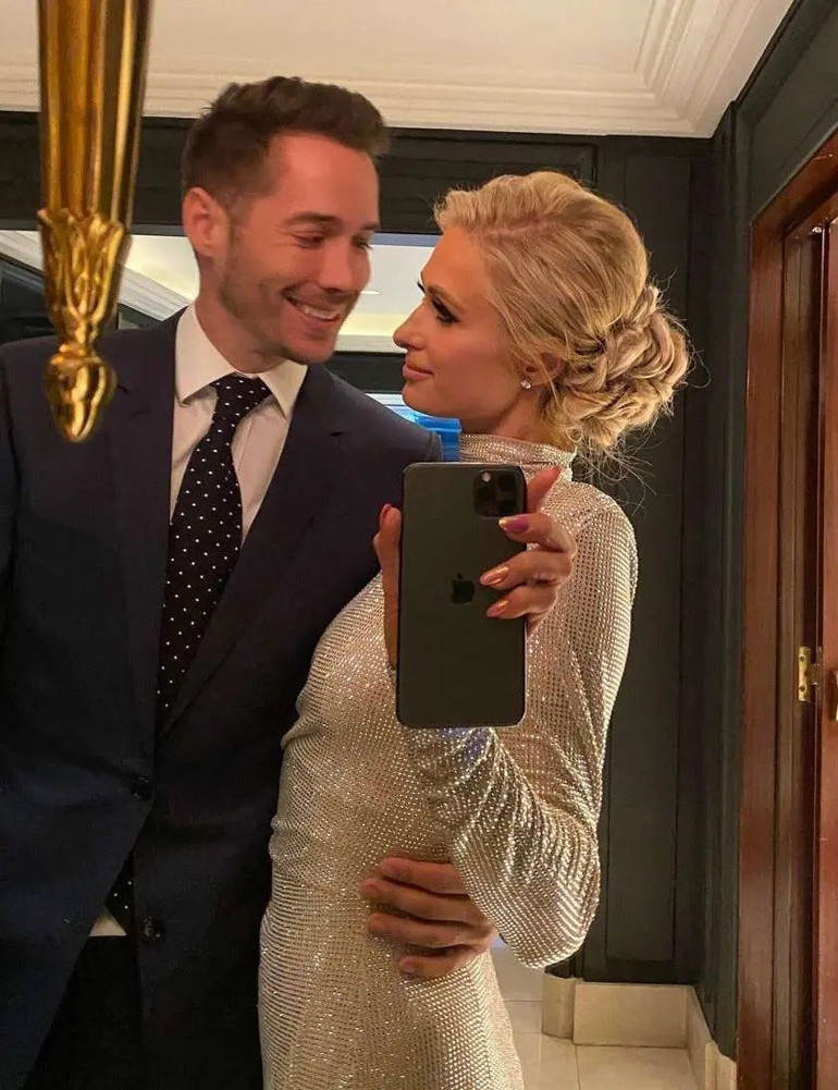 Nicky Hilton: Ablam Parise annelik dersini ben verdim