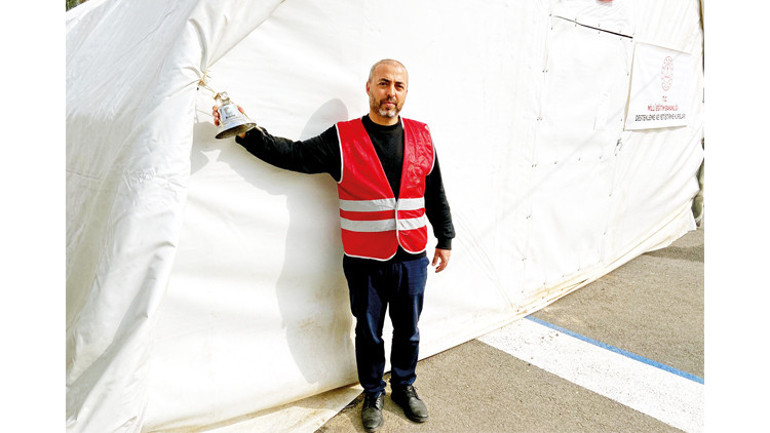 Çadırda sınava hazırlık