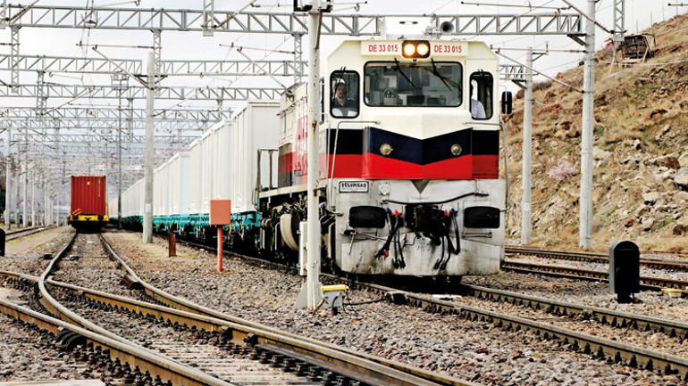 Taahhüt edilen bağışlar bekleniyor