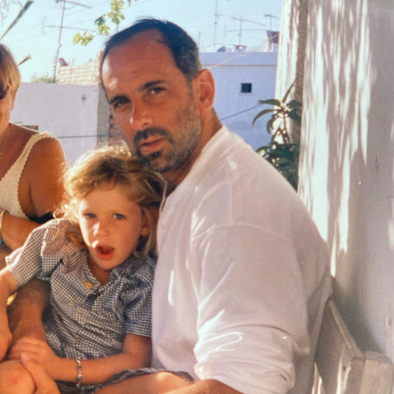 Ünlü oyuncunun büyük özlemi Uyanmaktan en mutlu olduğum yer babamın kucağıydı