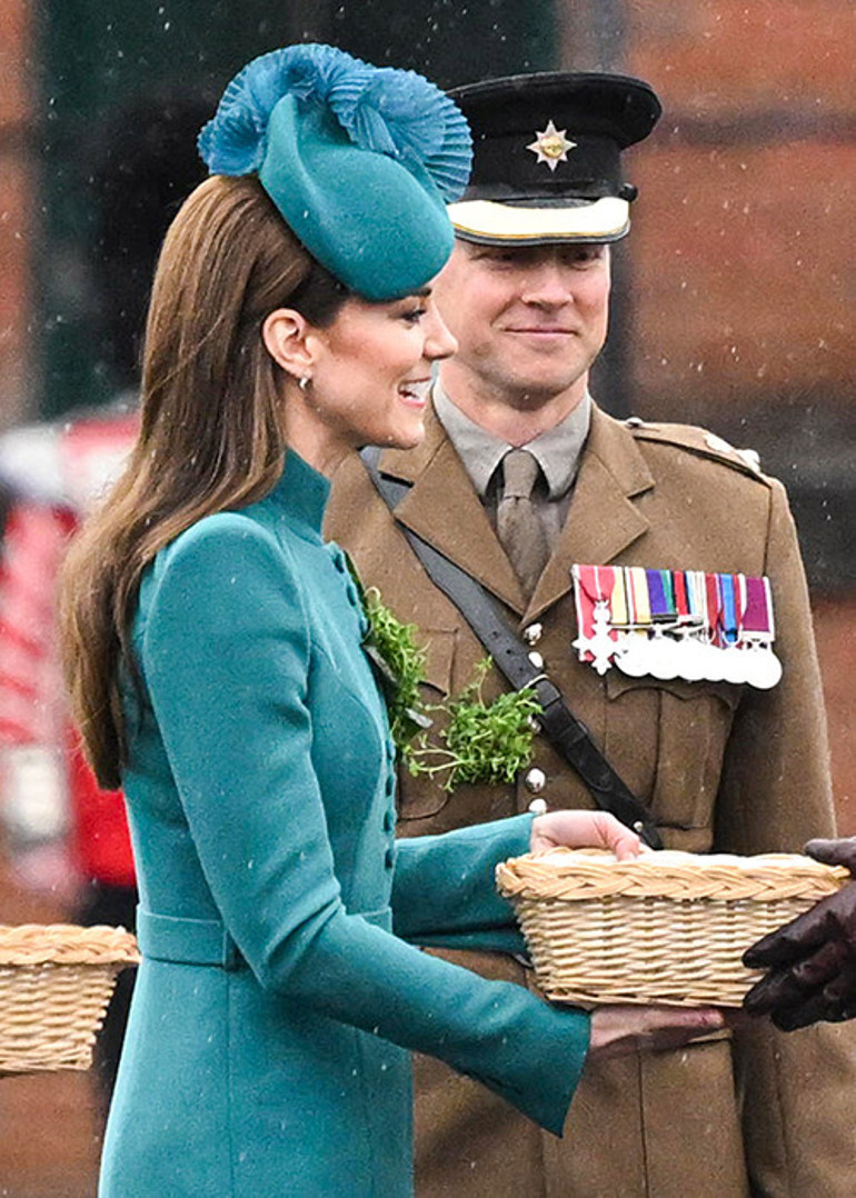 Asker yeşilini çıkardı, prenses yeşilini giydi: Kate Middleton bir kez daha herkesi büyüledi