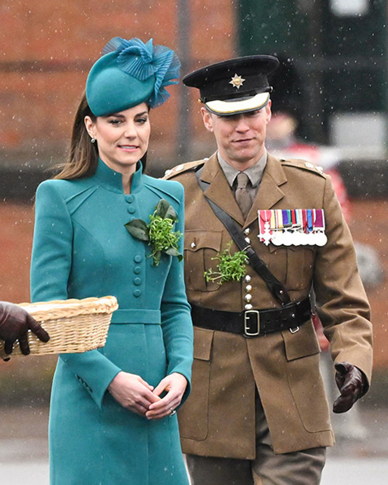 Asker yeşilini çıkardı, prenses yeşilini giydi: Kate Middleton bir kez daha herkesi büyüledi