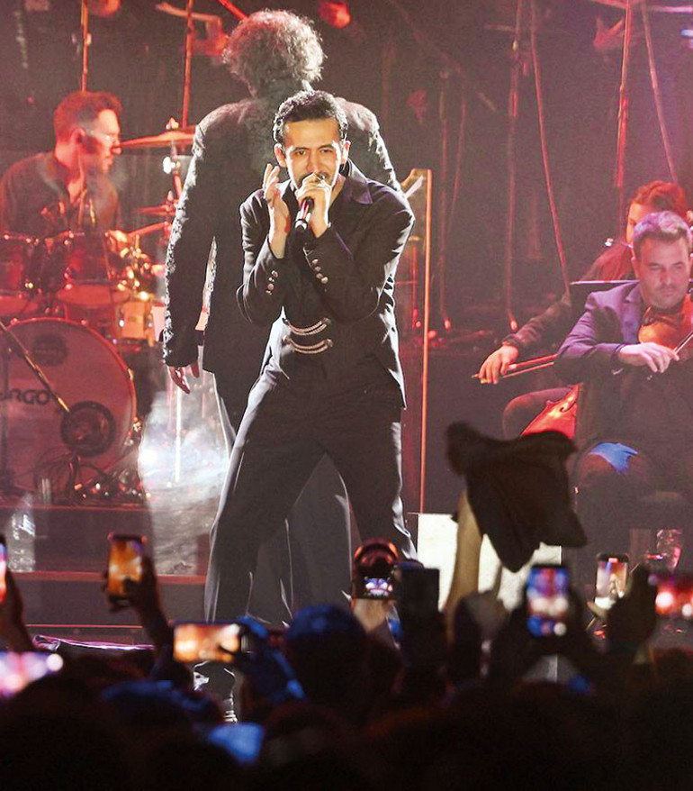 Konserin geliri köy okullarına