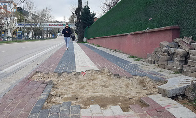 Yeni onarılmıştı ama kazıp gittiler