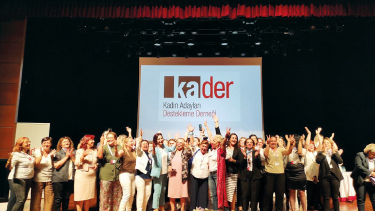 Kadın hakları kadınların olmadığı yerde konuşulmamalı