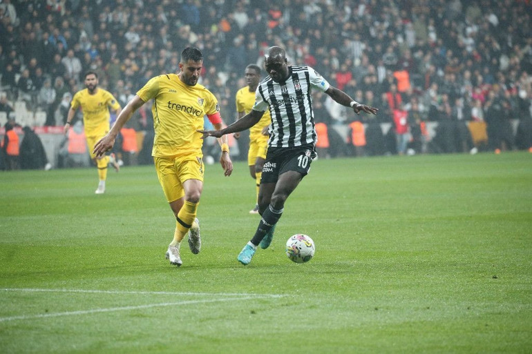 Galatasaray ve Lillein transfer listesinde olan Mehmet Yeşilden dikkat çeken açıklamalar Futbola başlama hikayesi, transfer, hedefler, Milli Takım...