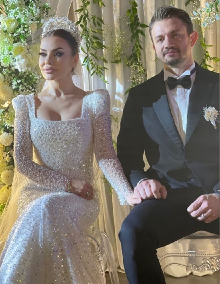 Şarkıcı Lara ve Mehdi Karimiden görkemli düğün