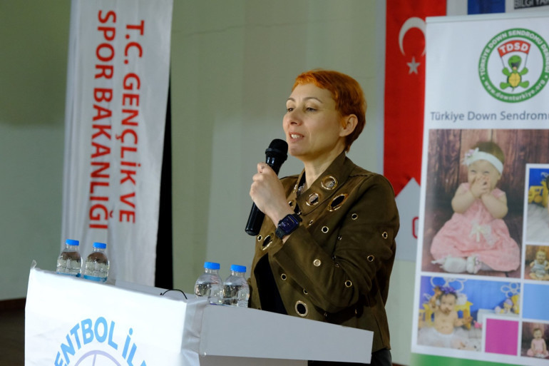 Down Sendromlu çocuklar Hentbol ile +1de sporla buluştu