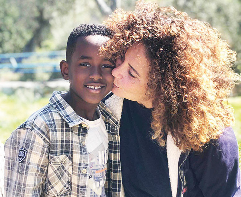 Oyunculuğu bıraktığını açıklamıştı... Survivor Anıl nişanlandı