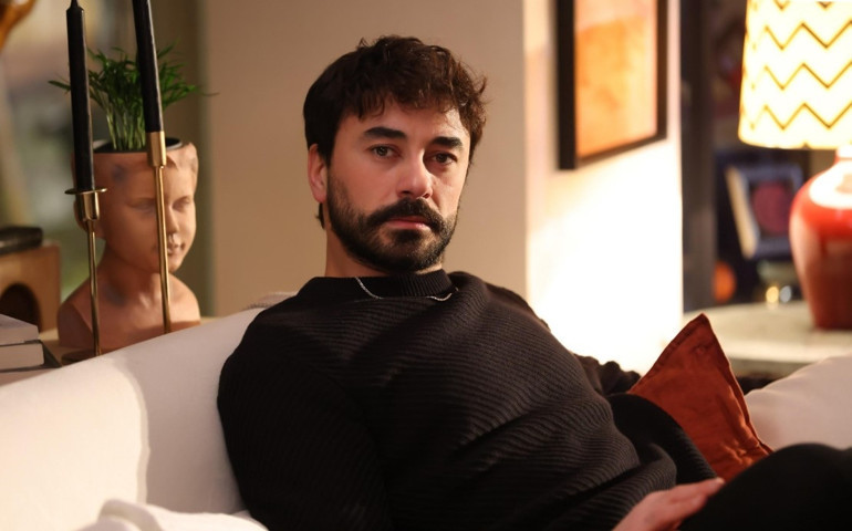 İhaneti telefonuna gelen mesajla öğrendi... O gecenin görüntüleri ortaya çıktı