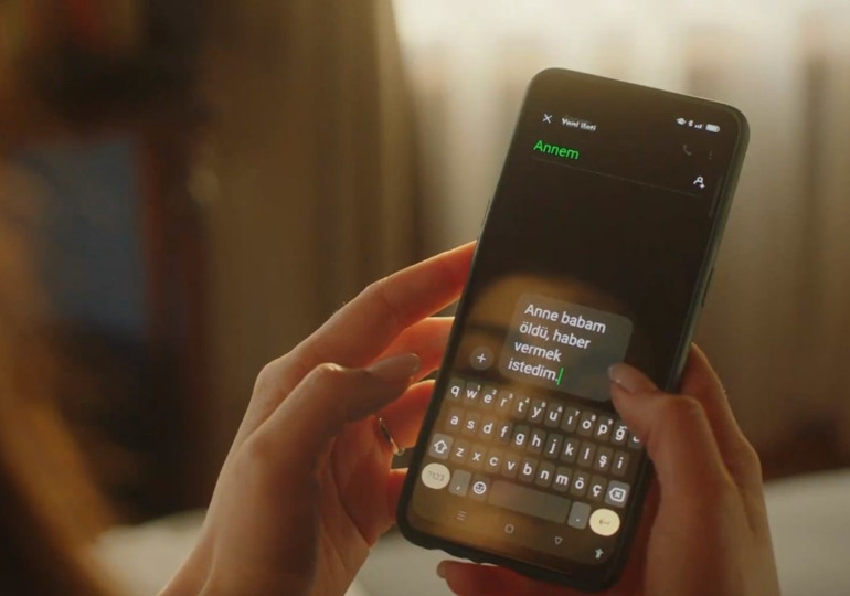 İhaneti telefonuna gelen mesajla öğrendi... O gecenin görüntüleri ortaya çıktı