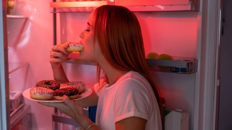 Kilo aldırıyor, unutkanlığa sebep oluyor, yaşlanmayı hızlandırıyor… İşte yeterince uyumadığınızı gösteren işaretler