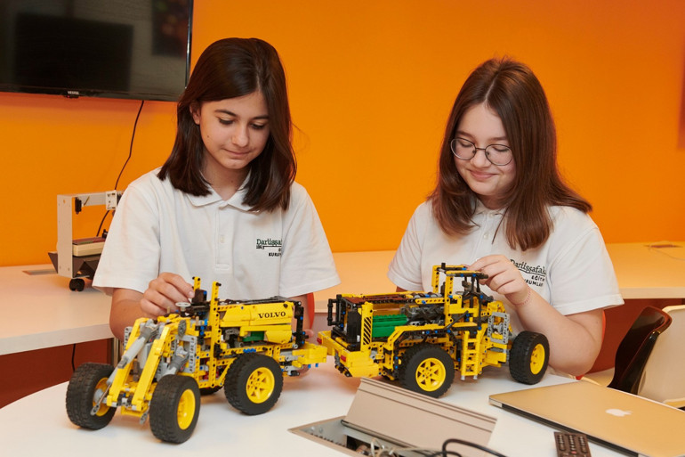 Deprem bölgesinden 100 çocuğa eğitim fırsatı