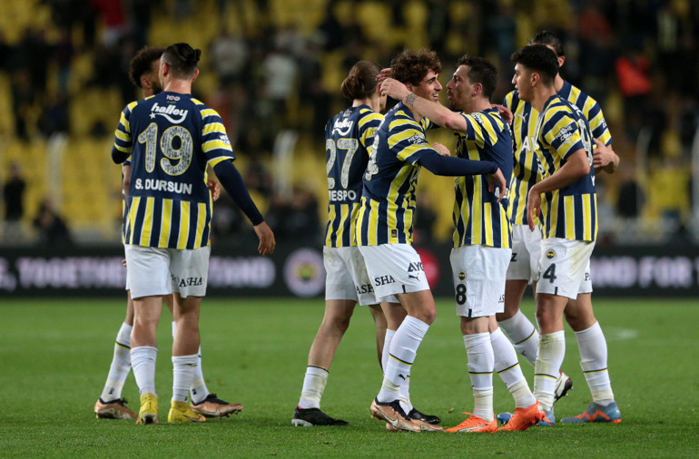 Fenerbahçenin genç oyuncuları, Zenit maçında gönülleri fethetti A takım için Emir Ortakaya modeli uygulanacak