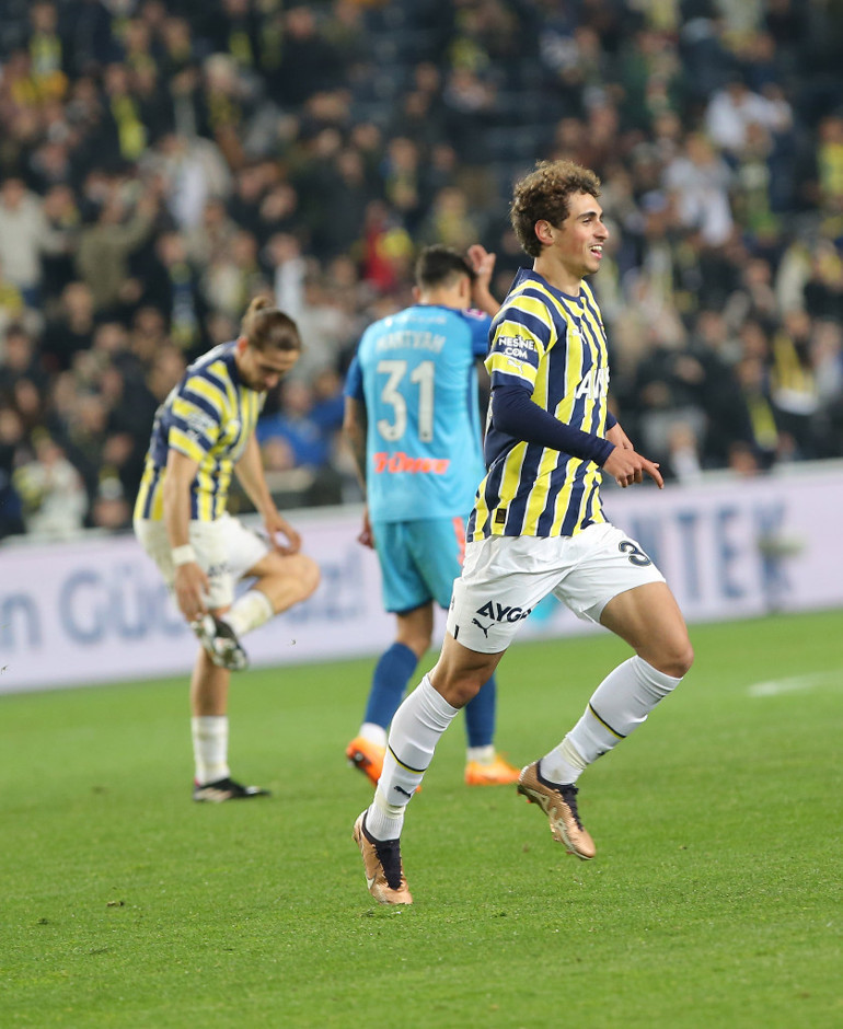 Fenerbahçenin genç oyuncuları, Zenit maçında gönülleri fethetti A takım için Emir Ortakaya modeli uygulanacak