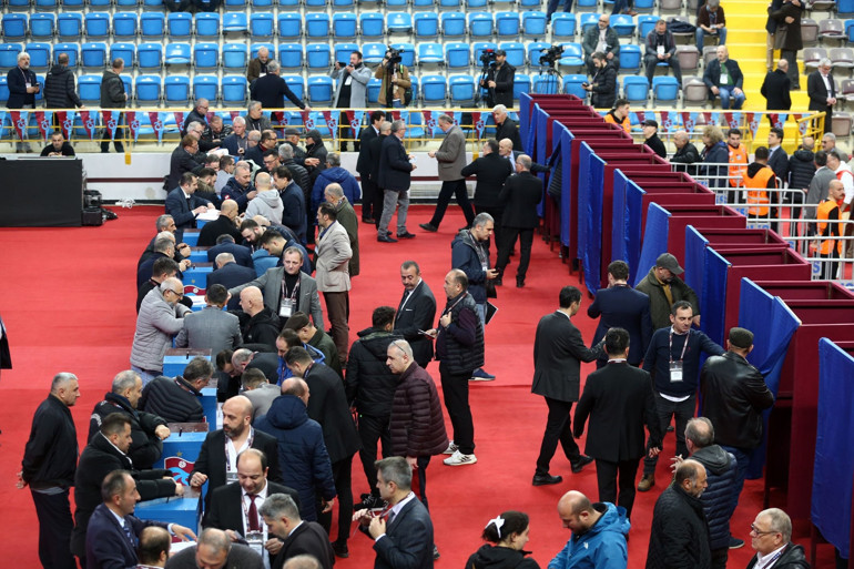 Son Dakika: Trabzonsporun yeni başkanı Ertuğrul Doğan oldu