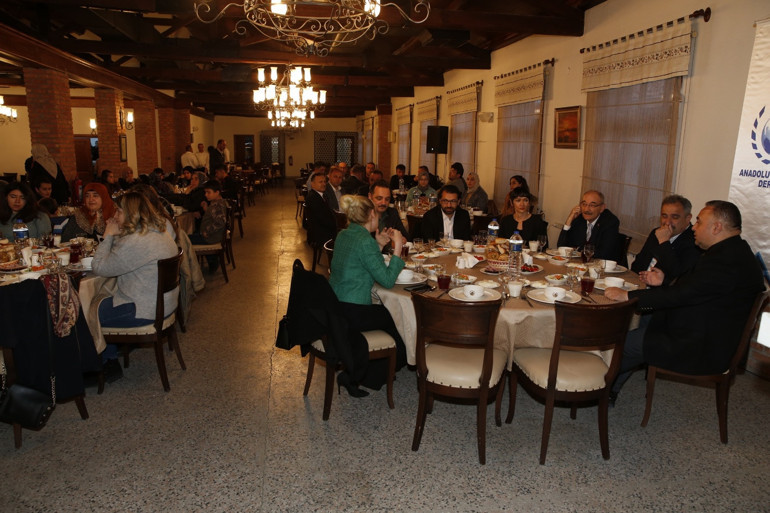 Acıları beraber aşacağız