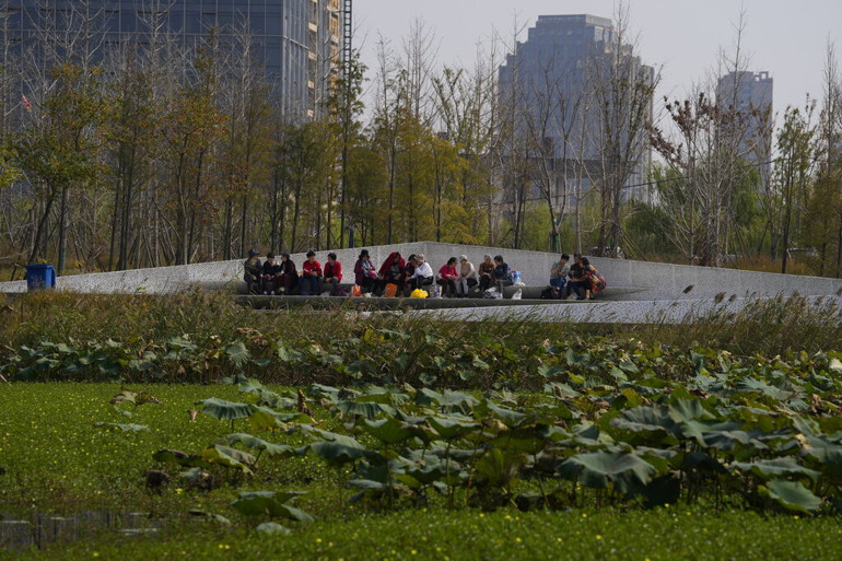 Bir yanda kuraklık, bir yanda seller, bir yanda yükselen deniz suları... Peki ne yapacağız Dünya bu çözümleri tartışıyor...