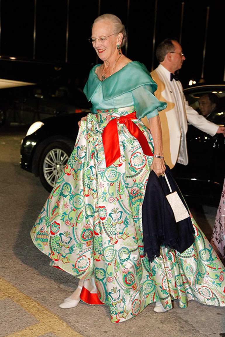 Daha hayattayken tahtına oturdu: Bir süreliğine kraliçe